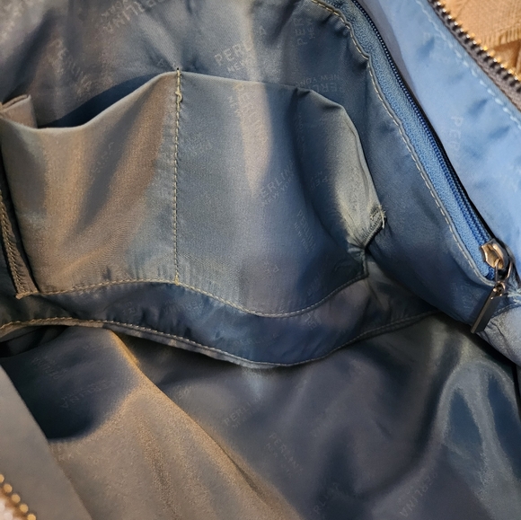 Elegant Perlina Silver Leather Shoulder Bag EUC - Picture 14 of 16